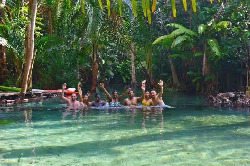 Bang Thong Temple + Tha Pom Khlong Song Nam + Khlong Hrud (Clear Water Canal)