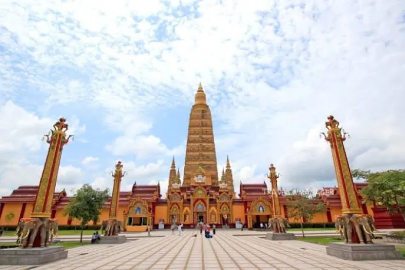 Bang Thong Temple + Tha Pom Khlong Song Nam + Khlong Hrud (Clear Water Canal)